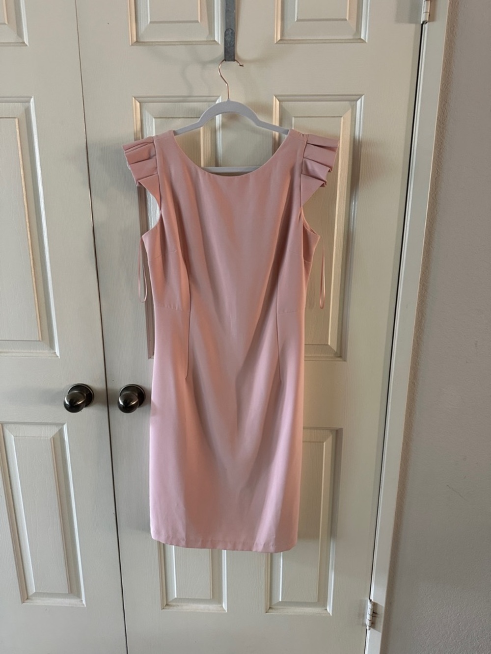 Elegant Pink Sleeveless Sheath Dress